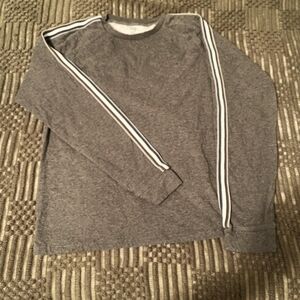 Grey long sleeve gap shirt